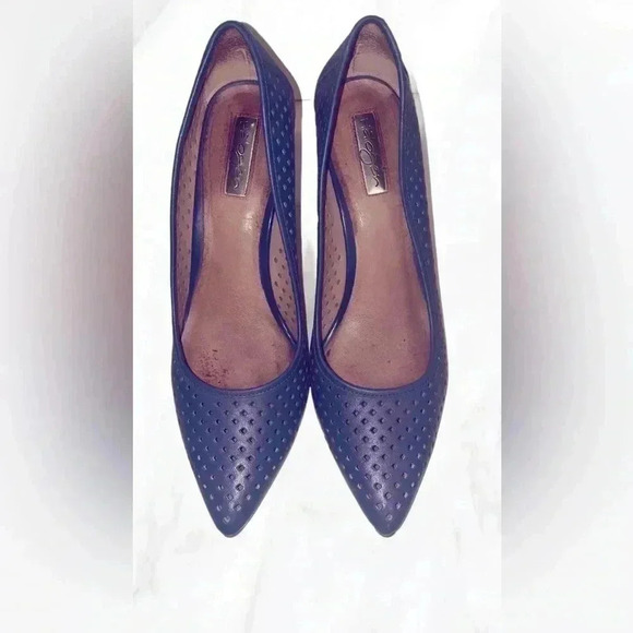 Halogen stylish comfortable classic trendy baby blue perforated leather heel 8.5 - Picture 2 of 4